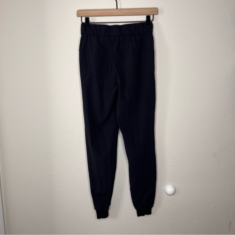 Lululemon Women's Black On the Fly Jogger Luxtreme Size 2 W5CPJS Drawcord - Picture 7 of 12